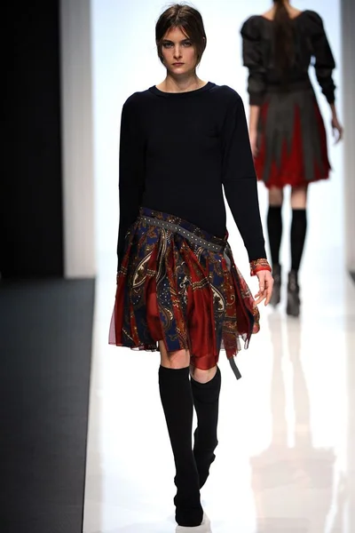 Look 15